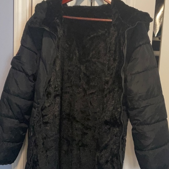 EUC Canada Weather Gear fully reversible black parka to fluffy faux fur. - Picture 5 of 11